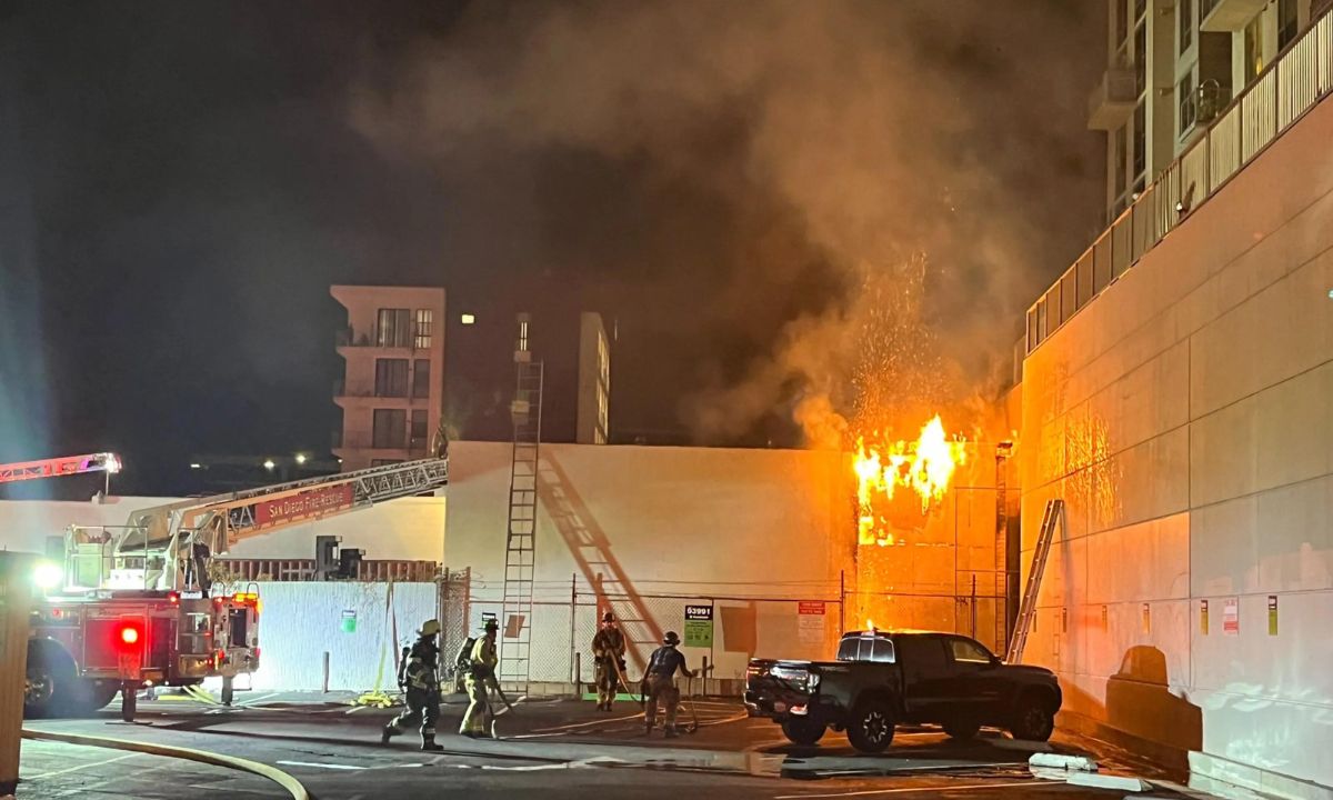 Fire Erupts in Abandoned San Diego Building